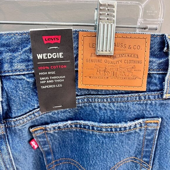NEW Levis Wedgie Fit Jeans - Size 26 - Picture 4 of 7